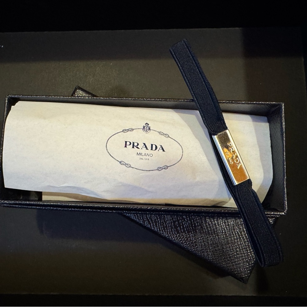 Prada Saffiano Black and Gold Leather Key Ring - Picture 4 of 4